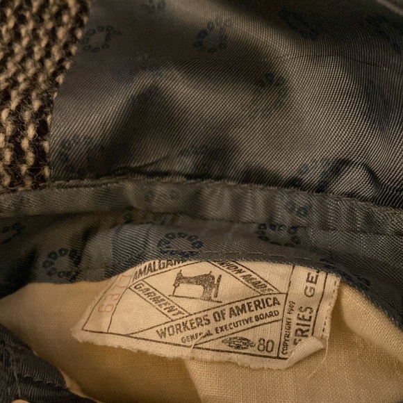 Harris Tweed Wool Blazer. See photos for measurements. - Picture 9 of 12